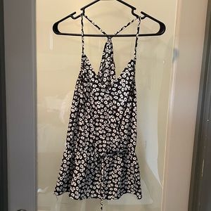 Size M Flowy Tank. Excellent condition